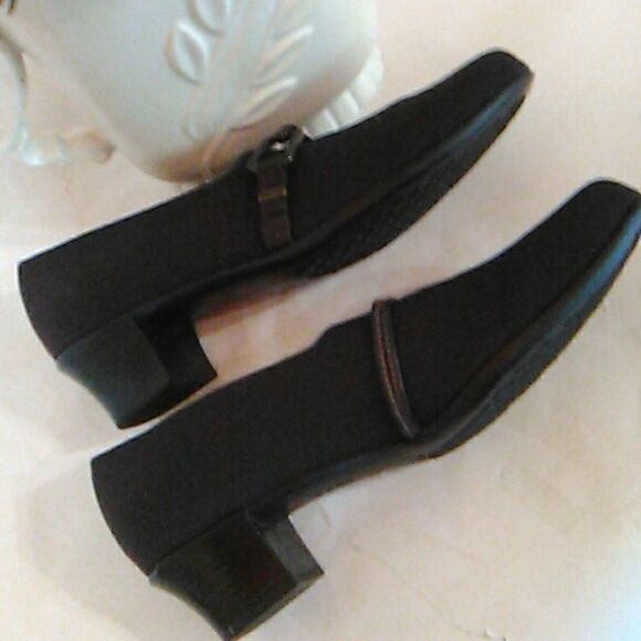 NWOT Munro Fabric Low Heels - Picture 5 of 12